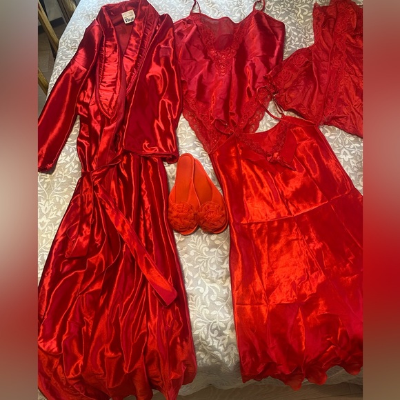 Vintage Peignoir Bundle - 6 pieces! - Picture 6 of 16